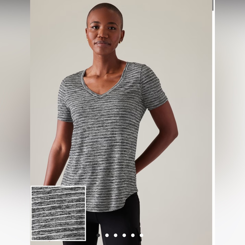 Athleta BREEZY STRIPED SCOOP V TEE black stripe Small